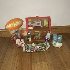 Calico Critters House, Air Balloon, etc. Toys Bundle